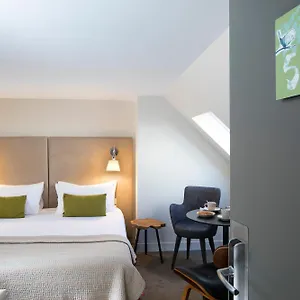 D'espagne 3*, Paris France